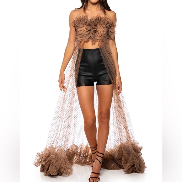 Akira walking on a dream maxi top - Picture 1 of 3